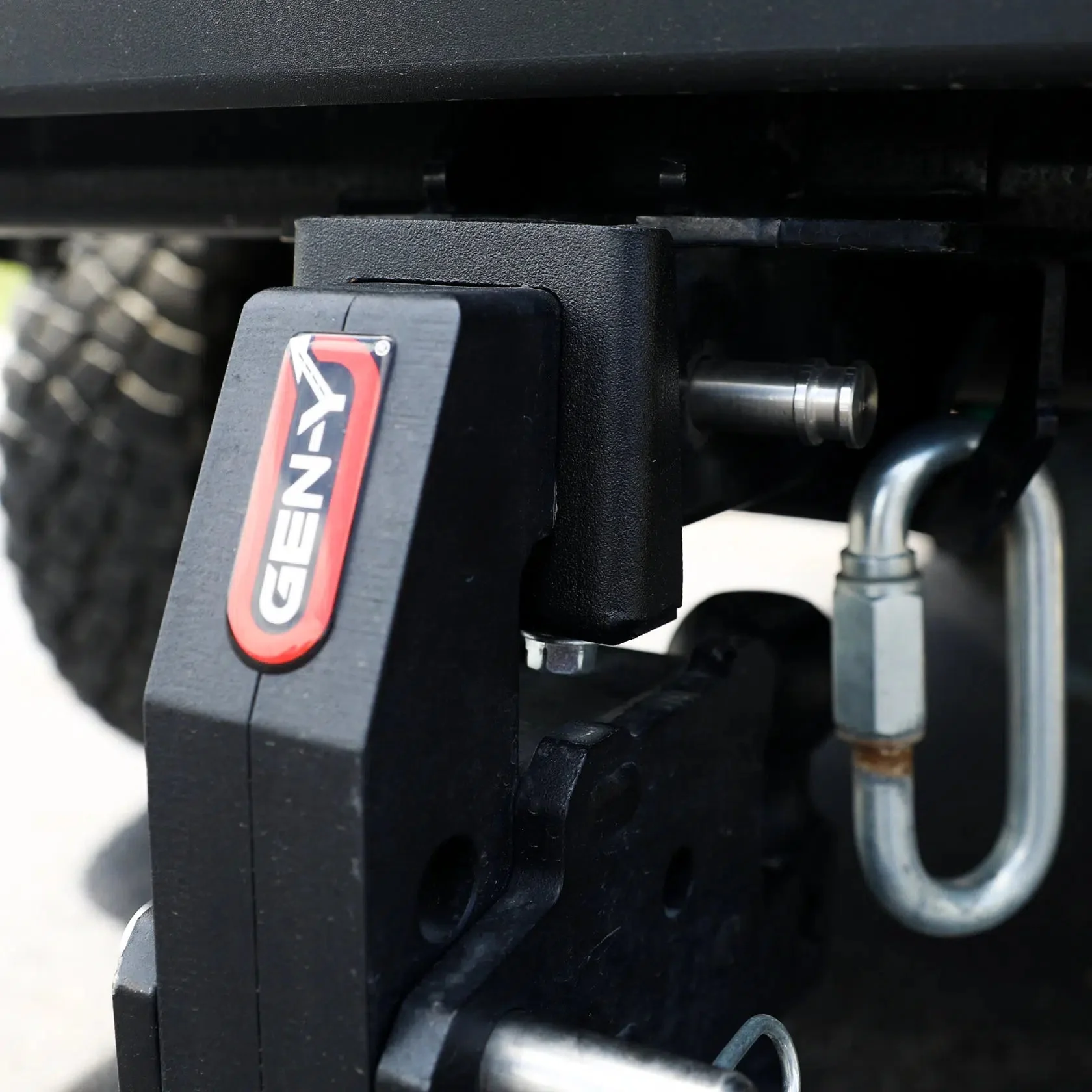 Universal Anti-Rattle Hitch Tightener (GH-1022XX) - Image 3